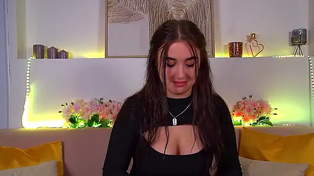 Snapshot of ChristinaMilton chatting on 02.18.25 ChristinaMilton online show from 02.18.25