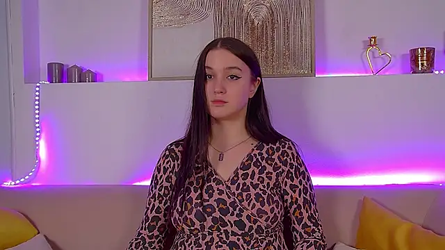 Snapshot of ChristinaMilton chatting on 03.08.25 ChristinaMilton online show from 03.08.25