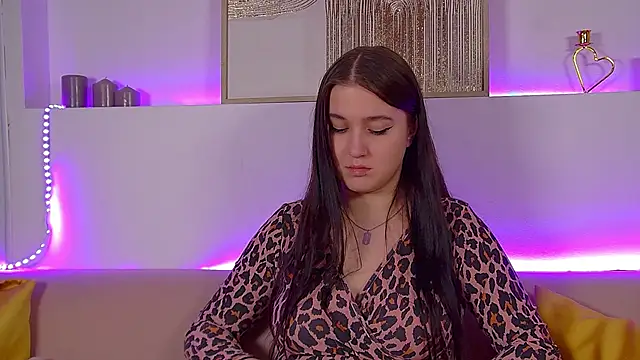 Snapshot of ChristinaMilton chatting on 03.08.25 ChristinaMilton online show from 03.08.25