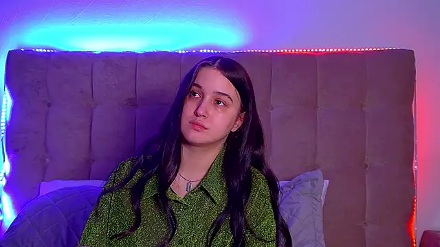 Snapshot of ChristinaMilton chatting on 03.17.25 ChristinaMilton online show from 03.17.25