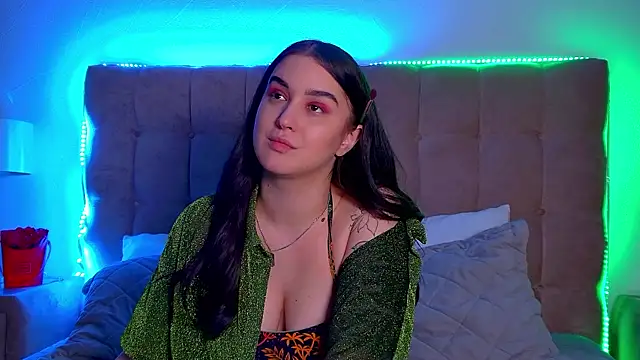 Snapshot of ChristinaMilton chatting on 03.17.25 ChristinaMilton online show from 03.17.25