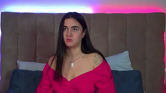 Snapshot of ChristinaMilton chatting on 09.20.25 ChristinaMilton online show from 09.20.25