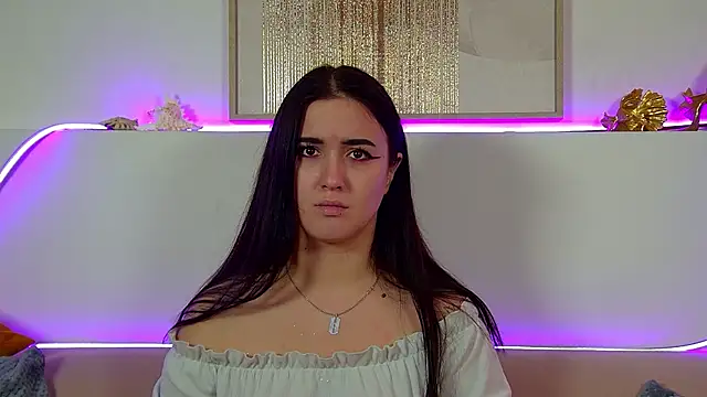 Snapshot of ChristinaMilton chatting on 09.23.25 ChristinaMilton online show from 09.23.25