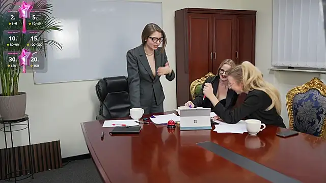 Michelle 054 online show from 01.28.25