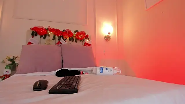 Snapshot of dani_skinny_ chatting on 12.04.24 dani skinny  online show from 12.04.24