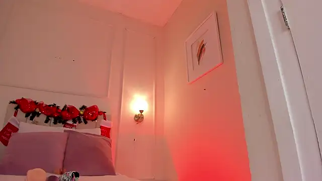 Snapshot of dani_skinny_ chatting on 12.18.24 dani skinny  online show from 12.18.24