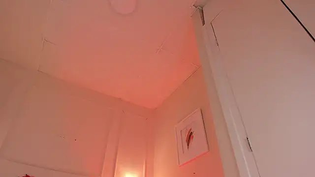 Snapshot of dani_skinny_ chatting on 12.24.24 dani skinny  online show from 12.24.24