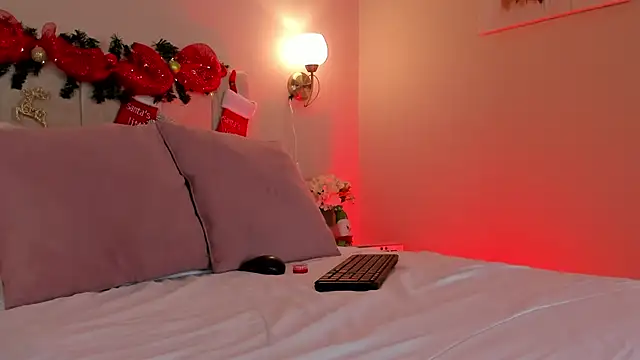 Snapshot of dani_skinny_ chatting on 12.29.24 dani skinny  online show from 12.29.24