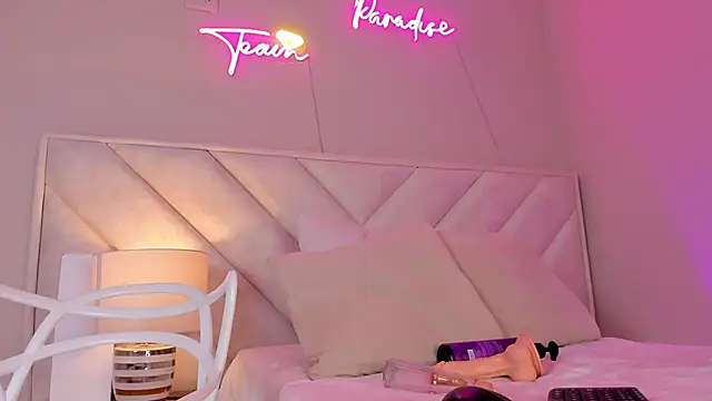 Snapshot of dani_skinny_ chatting on 02.13.25 dani skinny  online show from 02.13.25