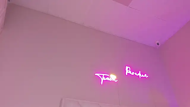 Snapshot of dani_skinny_ chatting on 09.11.25 dani skinny  online show from 09.11.25