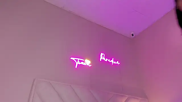 Snapshot of dani_skinny_ chatting on 09.17.25 dani skinny  online show from 09.17.25