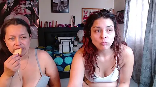 Snapshot of Marilynselxoveanalhard chatting on 05.26.26 Marilynselxoveanalhard online show from 05.26.26