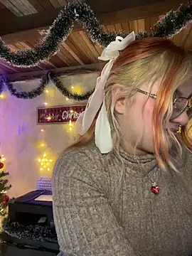 SophiaWeestt99 online show from 12.17.25