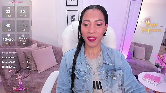 Snapshot of Shantaall_ chatting on 10.22.25 Shantaall online show from 10.22.25