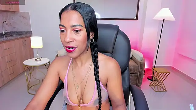 Snapshot of Shantaall_ chatting on 10.27.25 Shantaall online show from 10.27.25