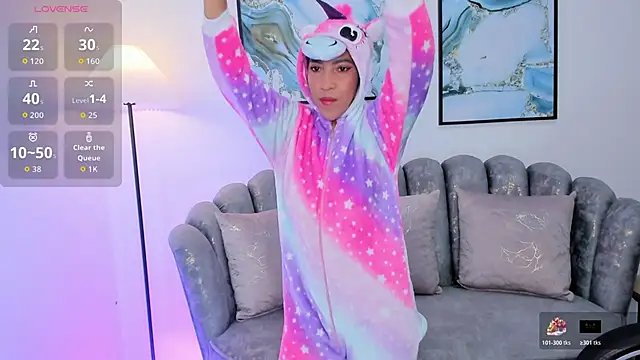 Snapshot of Shantaall_ chatting on 11.25.25 Shantaall online show from 11.25.25