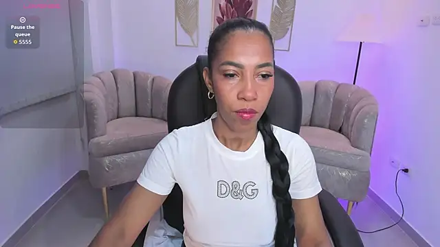 Snapshot of Shantaall_ chatting on 12.20.25 Shantaall online show from 12.20.25