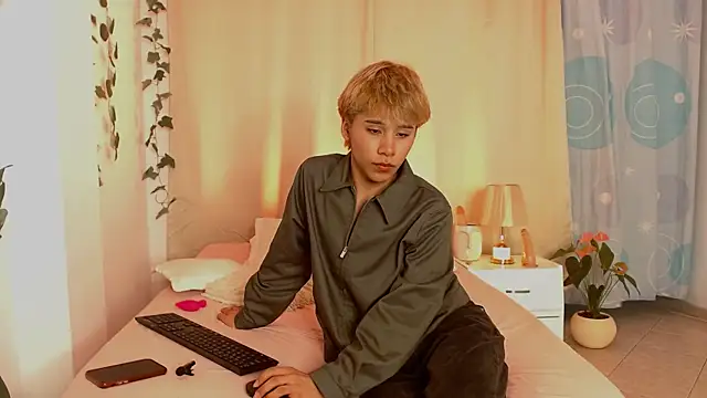 Tommyfoxboy online show from 12.28.24