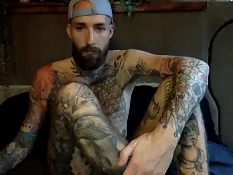 Snapshot of Tuhands chatting on 01.07.25 Tuhands online show from 01.07.25