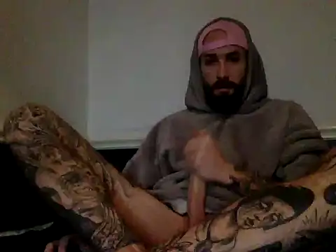 Snapshot of Tuhands chatting on 01.14.25 Tuhands online show from 01.14.25