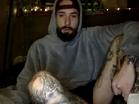 Snapshot of Tuhands chatting on 01.17.25 Tuhands online show from 01.17.25