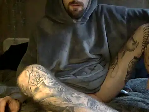 Snapshot of Tuhands chatting on 01.20.25 Tuhands online show from 01.20.25