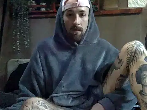 Snapshot of Tuhands chatting on 01.21.25 Tuhands online show from 01.21.25