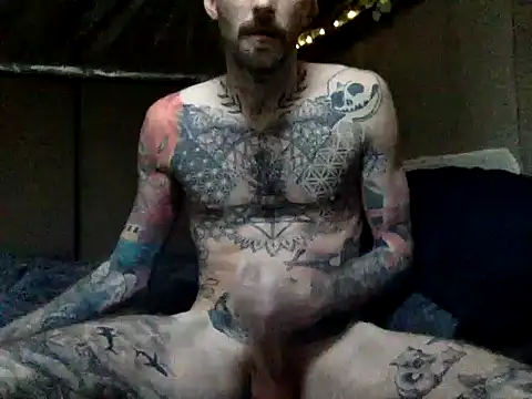 Snapshot of Tuhands chatting on 01.23.25 Tuhands online show from 01.23.25