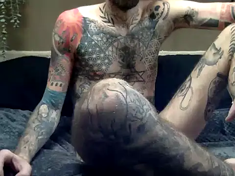 Snapshot of Tuhands chatting on 02.02.25 Tuhands online show from 02.02.25