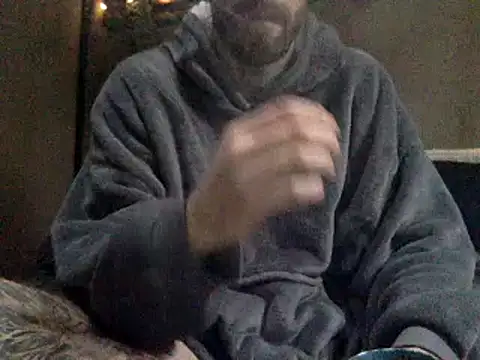 Snapshot of Tuhands chatting on 02.17.25 Tuhands online show from 02.17.25