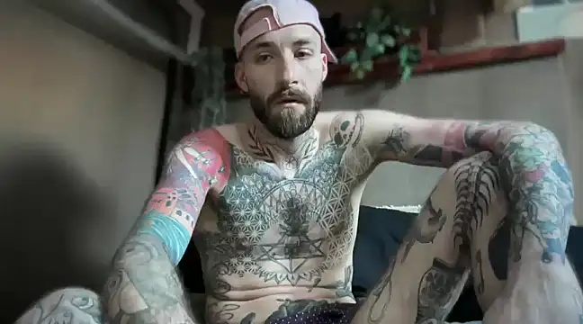 Snapshot of Tuhands chatting on 02.27.25 Tuhands online show from 02.27.25