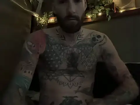 Snapshot of Tuhands chatting on 03.09.25 Tuhands online show from 03.09.25