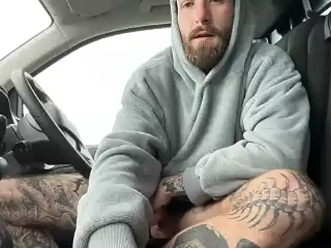 Snapshot of Tuhands chatting on 03.22.25 Tuhands online show from 03.22.25