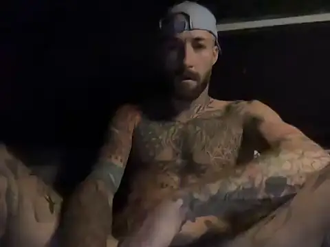 Snapshot of Tuhands chatting on 09.13.25 Tuhands online show from 09.13.25