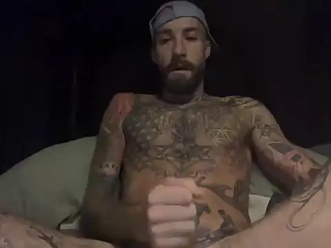 Snapshot of Tuhands chatting on 10.04.25 Tuhands online show from 10.04.25