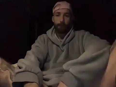 Snapshot of Tuhands chatting on 10.06.25 Tuhands online show from 10.06.25