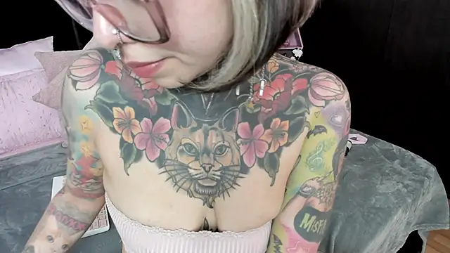 Snapshot of NikkiRamone chatting on 01.07.25 NikkiRamone online show from 01.07.25