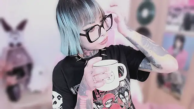 Snapshot of NikkiRamone chatting on 02.23.26 NikkiRamone online show from 02.23.26