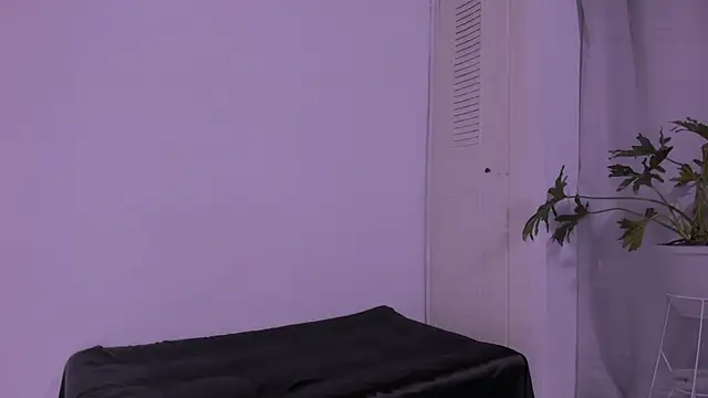 Miiafoxxx online show from 10.25.25