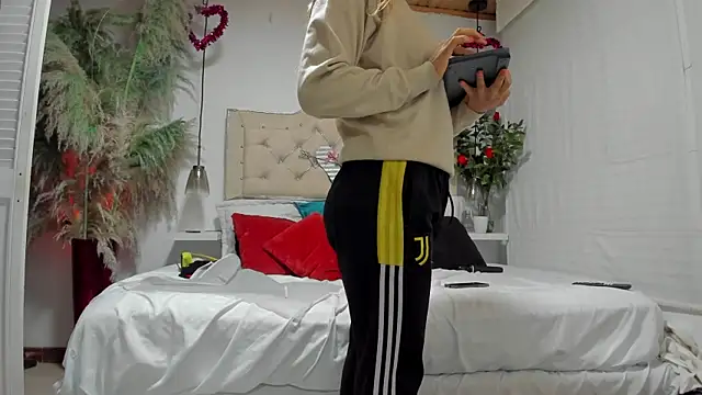 Samanthahavery44 online show from 10.15.25