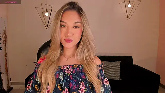 RebeccaHudson online show from 02.13.26