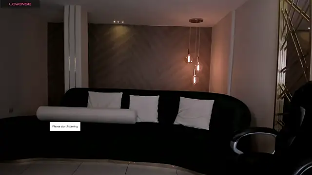 Snapshot of RebeccaHudson chatting on 04.27.26 RebeccaHudson online show from 04.27.26