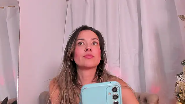 Snapshot of camilawm19 chatting on 12.11.24 camilawm19 online show from 12.11.24