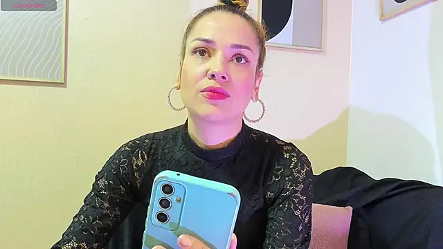 Snapshot of camilawm19 chatting on 03.20.25 camilawm19 online show from 03.20.25