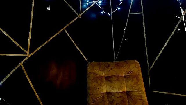 Snapshot of camilawm19 chatting on 04.15.26 camilawm19 online show from 04.15.26