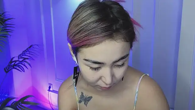 Snapshot of Deiri_Delightful chatting on 12.14.24 Deiri Delightful online show from 12.14.24