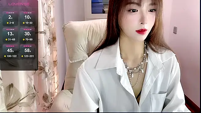 Snapshot of NINIbaby-99 chatting on 01.11.25 NINIbaby-99 online show from 01.11.25
