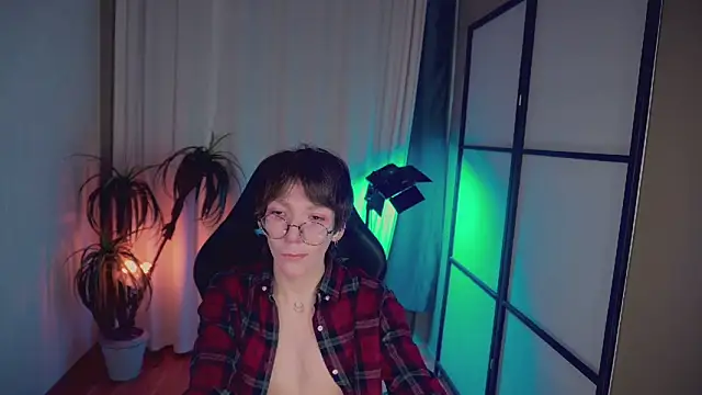 Snapshot of TommieH chatting on 01.19.25 TommieH online show from 01.19.25