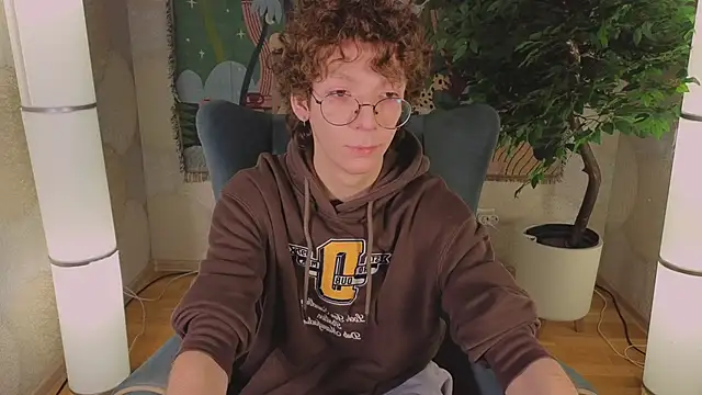 Snapshot of TommieH chatting on 02.28.25 TommieH online show from 02.28.25