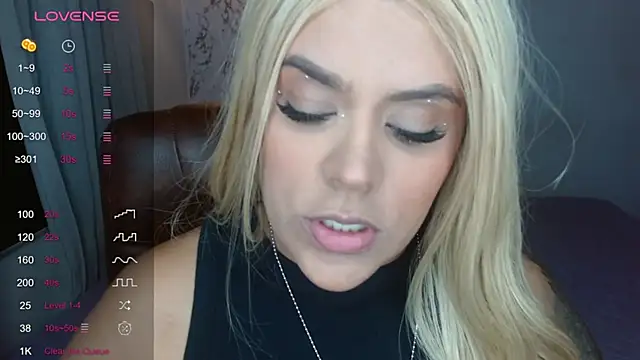 SofiaaCortes online show from 12.17.24